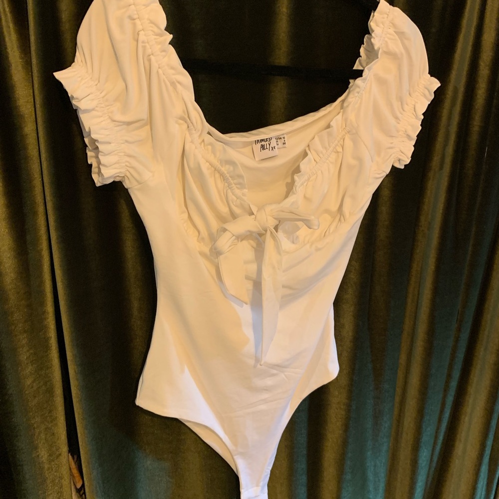 Princess Polly white bodysuit with puff sleeves and tie